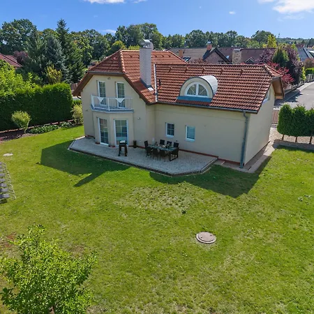 Garden & Terrace By Interhome Прага