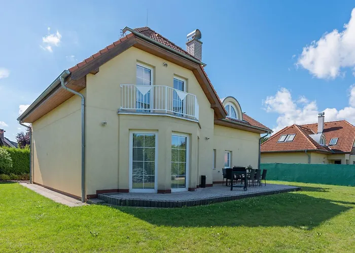 Willa Garden & Terrace By Interhome Praga
